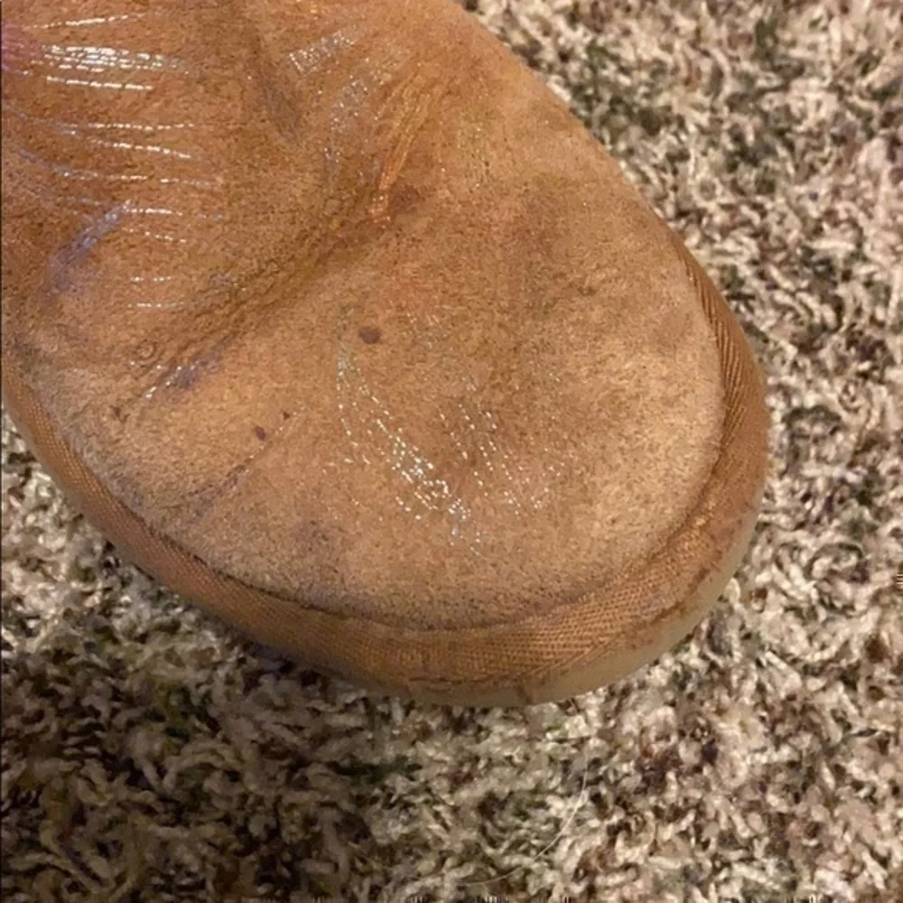 Uggs with rainbow foil size 6
